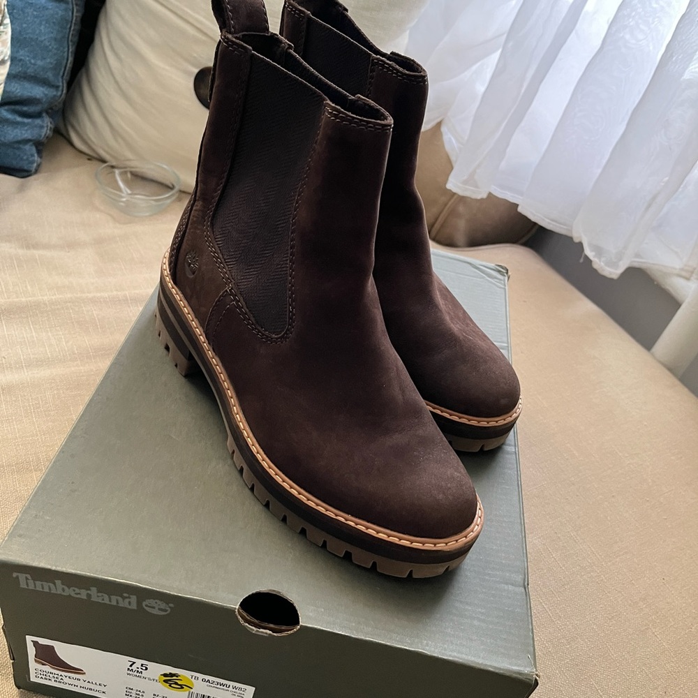 Timberland Courmayeur Valley Chelsea Dark Brown Nubuck Size 7.5